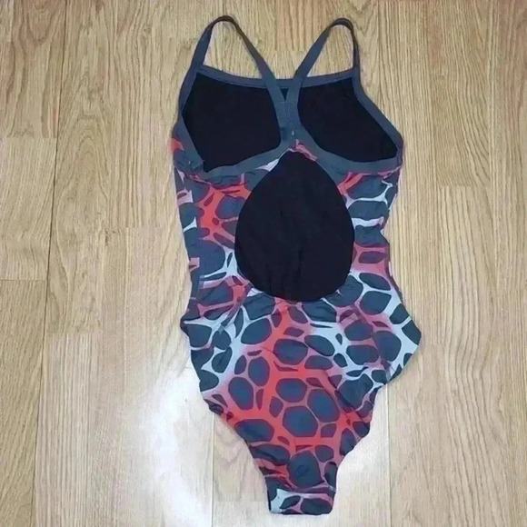 Arena Women's Polycarbonite Light Drop Back One Piece Size 30 - Picture 4 of 6